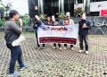 Aksi Massa Forum Muda Lampung di Gedung Merah Putih KPK