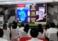 Direktur Pembinaan Peran Serta Masyarakat KPK, Kumbul Kusdwidjanto Sudjadi, yang hadir sebagai narasumber dalam Pelatihan Keluarga Berintegritas dalam Rangka Bela Negara yang diikuti oleh para pejabat Pemerintah Kabupaten Sidoarjo di Akademi Militer, Magelang, Jawa Tengah