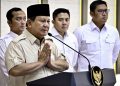 Presiden Prabowo Subianto menyampaikan ucapan selamat menunaikan ibadah puasa bagi umat Muslim di seluruh Indonesia di Pangkalan TNI AU Halim Perdanakusuma, Jakarta, pada Jumat, 28 Februari 2025.