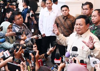 Presiden menyampaikan keterangan kepada awak media usai memberikan pengarahan pada acara Rapim TNI/Polri Tahun 2025 di The Tribrata, Jakarta. (dok BPMI Setpres)