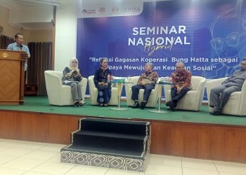 Keynote Speaker Wakil Menteri Koperasi RI, Dr. Ferry Juliantono, SE Ak,. Msi., di acara Seminar Nasional Unpad bertajuk "Refleksi Gagasan Koperasi Bung Hatta sebagai Upaya Mewujudkan Keadilan Sosial" pada Sabtu, 10 Mei 2025