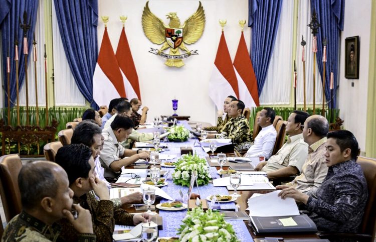 Presiden Prabowo Subianto memanggil sejumlah menteri dan satuan tugas (satgas) hilirisasi ke Istana Merdeka, Jakarta, pada Jumat, 23 Mei 2025.