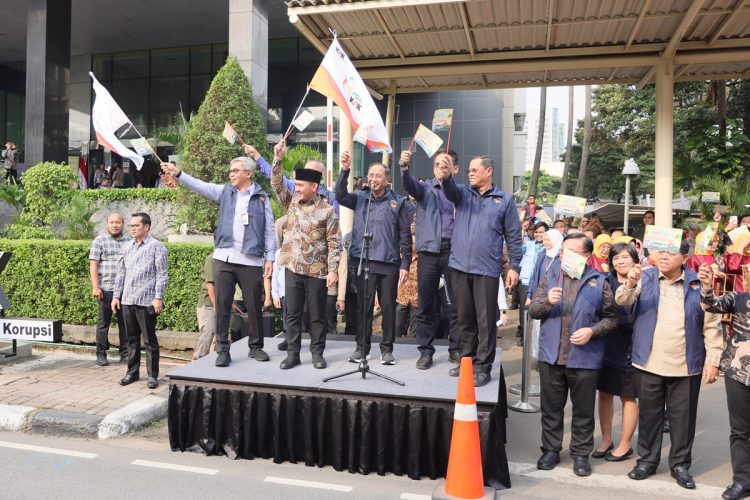 Pelepasan armada minibus Roadshow Jelajah Negeri Bangun Antikorupsi 2025 di Gedung Pusat Edukasi Antikorupsi KPK, Jakarta