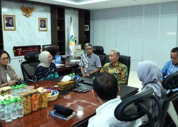 Wamensos Agus Jabo menerima audiensi Yayasan Amanah Bangun Negeri dan Forum CSR Indonesia di kantor Kementerian Sosial, Kamis (26/6/2025).