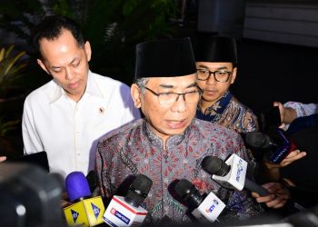 Presiden Prabowo Subianto menerima Ketua Umum Pengurus Besar Nahdlatul Ulama (PBNU) Yahya Cholil Staquf dalam sebuah pertemuan di Istana Merdeka, Jakarta, pada Selasa, 24 Juni 2025