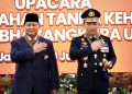 Presiden Prabowo Subianto menerima tanda kehormatan Bintang Bhayangkara Utama dari Polri. Penyematan tanda kehormatan itu dilakukan Kapolri Jenderal Listyo Sigit Prabowo di Ruang Rapat Utama Markas Besar (Mabes) Polri, Jakarta Selatan, Kamis (20/6/2024)