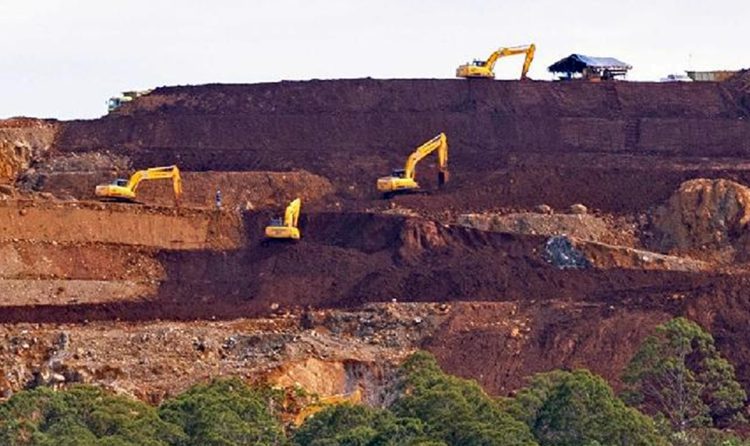 Penambangan nikel PT Kawei Sejahtera Mining di Pulau Kawe, Distrik Waigeo Barat, Raja Ampat, Papua Barat Daya