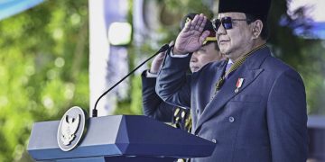 Presiden Republik Indonesia Prabowo Subianto memimpin langsung Upacara Peringatan ke-79 Hari Bhayangkara di Monumen Nasional, Jakarta, pada Selasa, 1 Juli 2025