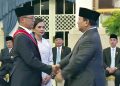 Menlu Sugiono Menerima Anugerah Bintang Mahaputera Utama dalam upacara Penganugerahan Tanda Jasa dan Tanda Kehormatan di Istana Negara, Jakarta, Senin (25/8/2025).