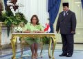 Presiden RI, Prabowo Subianto dan Presiden Republik Peru, Dina Ercilia Boluarte Zegarra melakukan pertemuan tête-à-tête, di ruang kerja Istana Merdeka, Jakarta, Senin, 11 Agustus 2025