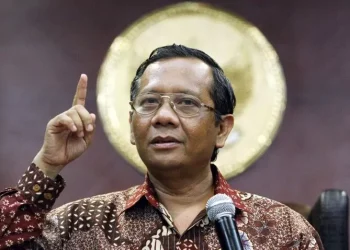 Mahfud MD menyatakan dukungan penuh kepada Presiden Prabowo Subianto dan siap bergabung dalam Tim Reformasi Polri. Istana menegaskan tim segera diumumkan pekan ini (Foto: Istimewa)