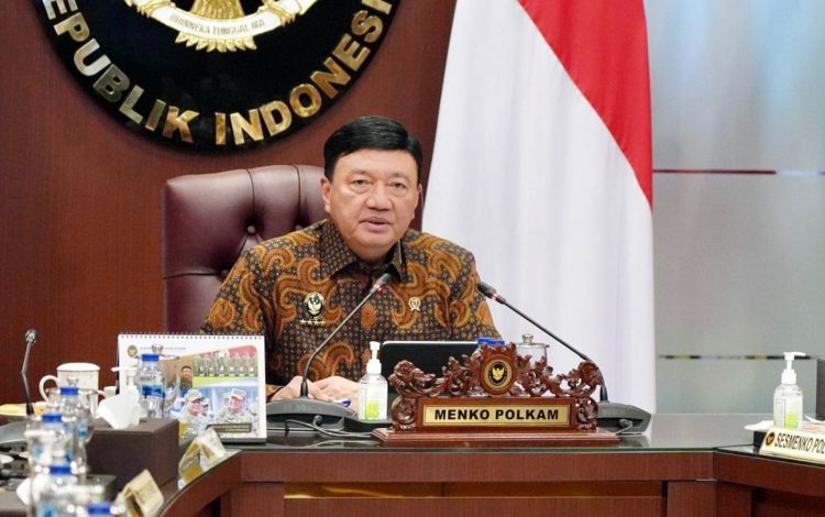 Menko Polkam Budi Gunawan menyamapaikan situasi nasional terkini pasca aksi demo berujung kerusuhan, di Kantor Kemenko Polkam, Jakarta, Rabu (3/9/2025).