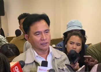 Yusril Ihza Mahendra menegaskan negara tidak boleh menunda penegakan hukum dan aparat harus segera bertindak terhadap pelaku kerusuhan demonstrasi.(foto: Istimewa)