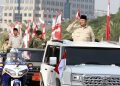 Presiden Prabowo Subianto didampingi Menteri Pertahanan Sjafrie Sjamsoeddi, Panglima TNI Jenderal TNI Agus Subiyanto melaksanakan inspeksi pasukan dalam upacara HUT ke-80 TNI di kawasan Silang Monas, Jakarta, Minggu (5/10/2025).