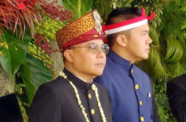 Wakil Ketua DPR RI Sufmi Dasco Ahmad dan Sekretaris Kabinet Teddy Indra Wijaya saat perayaan HUT RI ke-80 di Istana Merdeka