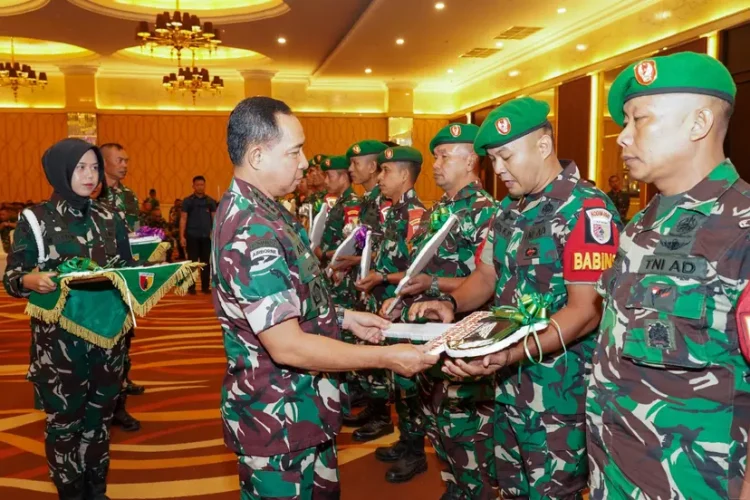 Panglima TNI Jenderal Agus Subiyanto melakukan mutasi besar-besaran. Sebanyak 48 kolonel TNI resmi naik pangkat menjadi brigadir jenderal (Foto: Doc TNI/Istimewa)