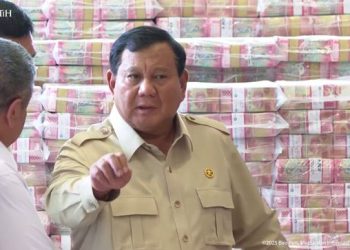 Presiden Prabowo Subianto menegaskan pemerintah tak akan menoleransi pejabat lemah iman dan pengusaha serakah.(Foto: BPMI/ISetpres)