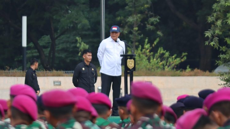 Menko Polkam Djamari Chaniago menegaskan stabilitas politik dan keamanan menjadi kunci sukses program dan pertumbuhan ekonomi era Prabowo-Gibran.(Foto: Pasmar 1/Ist)
