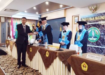 Dr. Nawawi Pomolango, SH, MH, meraih gelar doktor di Unpas dengan predikat yudisium sangat memuaskan dengan IPK akhir 3.91