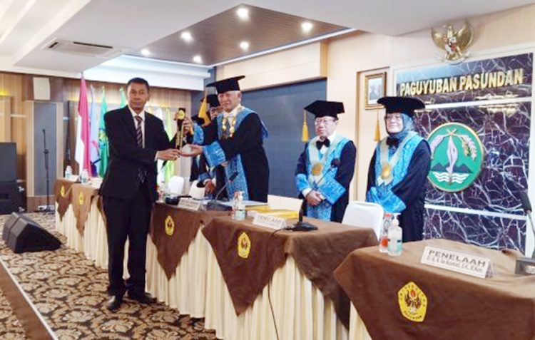 Dr. Nawawi Pomolango, SH, MH, meraih gelar doktor di Unpas dengan predikat yudisium sangat memuaskan dengan IPK akhir 3.91