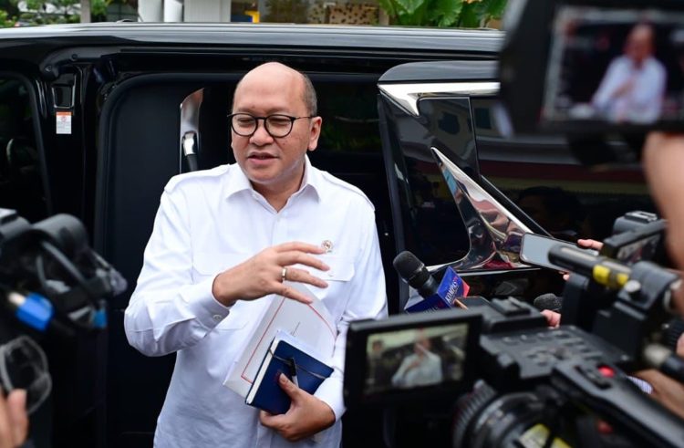 Menteri Investasi dan Hilirisasi/Kepala BKPM Rosan Roeslani memenuhi panggilan Presiden Prabowo di di Istana Merdeka, Jakarta. (dok BPMI Setpres)