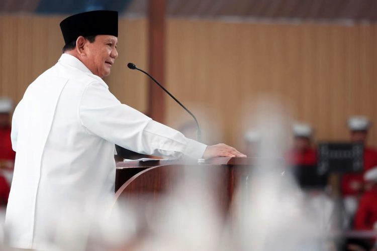 Ketua Dewan Pembina Partai Gerindra, Prabowo Subianto, memberikan taklimat kepada seluruh kader Gerindra di Padepokan Garudayaksa, Hambalang, Jawa Barat