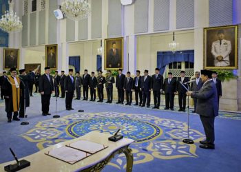 Presiden Prabowo melantik Arif Satria dan Amarulla Octavian sebagai Kepala dan Wakil Kepala BRIN.(Foto:BPMI Setpres)