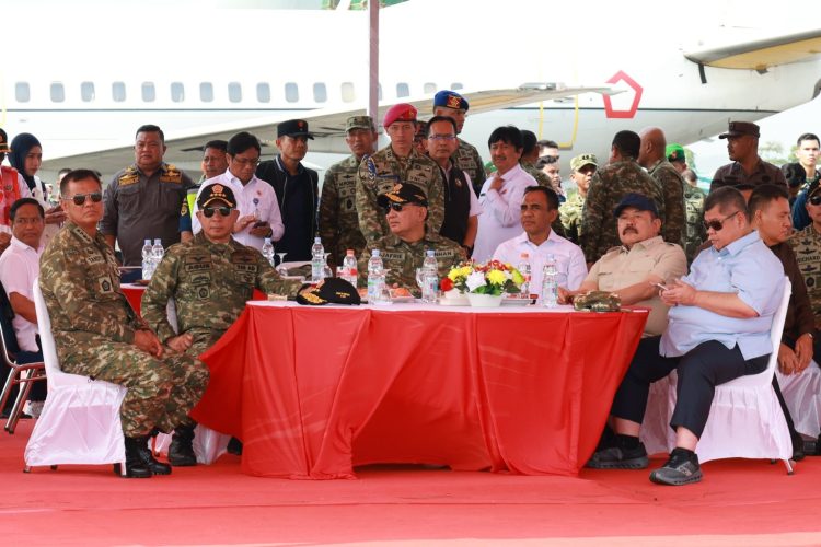 Menhan Sjafrie meninjau latihan pertahanan TNI di Morowali, termasuk simulasi Force Down dan operasi maritim. (Foto:Doc.Kemenhan)