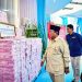 Presiden Prabowo Subianto menyaksikan penyerahan laporan capaian hasil Satgas PKH dan penyelamatan keuangan negara tahun 2025 di Gedung Utama Kompleks Kejaksaan Agung Republik Indonesia, Jakarta, Rabu (24/12/2025)