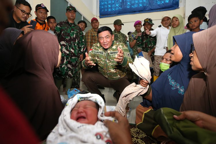 Indonesia dinilai sudah mandiri menangani bencana Sumatra. Menhan Sjafrie tegaskan kesiapan nasional (Foto:Antara)