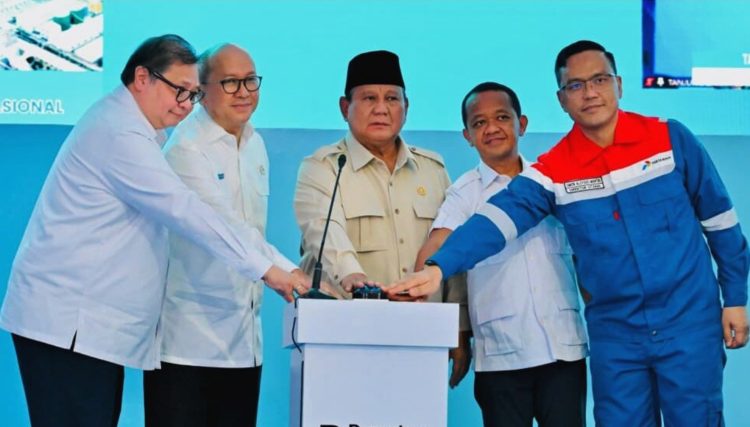 Presiden Prabowo Subianto melakukan groundbreaking proyek hilirisasi nasional tahap II di Refinery Unit IV Cilacap, Jawa Tengah, pada Rabu, 29 April 2026